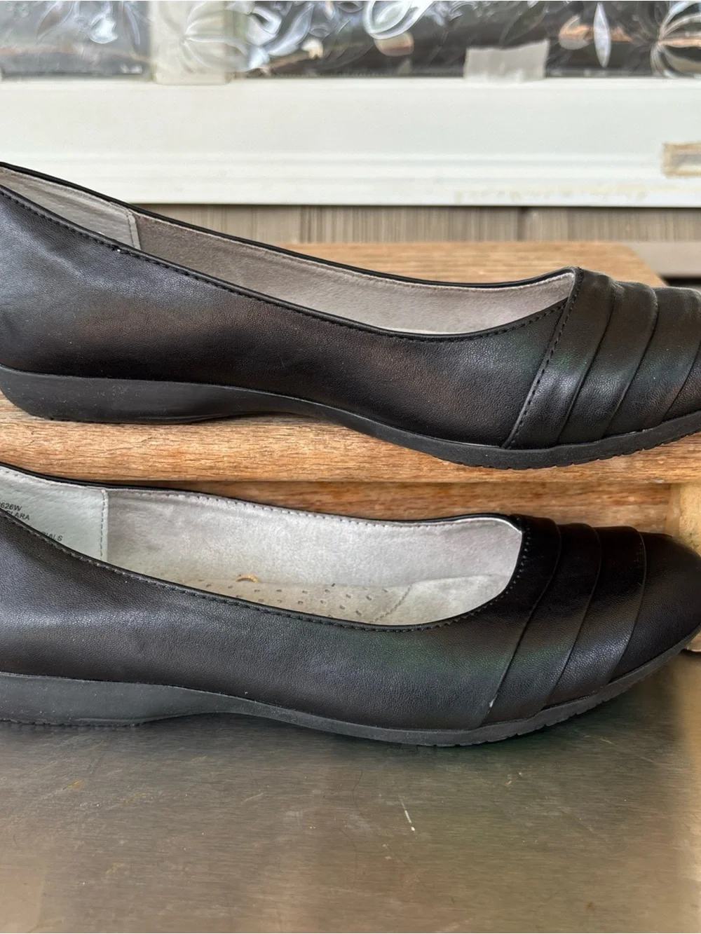 Cliffs by WHITE MOUNTAIN style classic flats